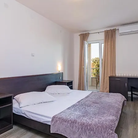 And Alenka Apartment