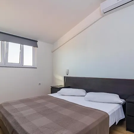 And Alenka Apartment *