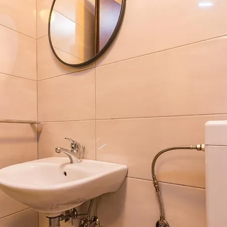 And Alenka Apartment *