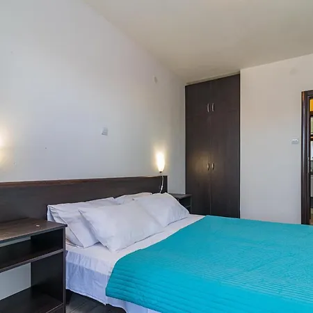 And Alenka Apartment Banjole