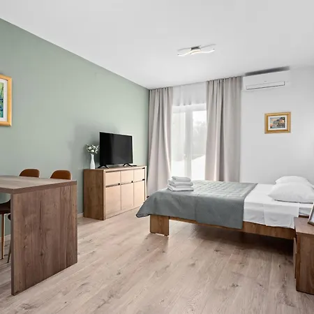 Apartment And Alenka Banjole