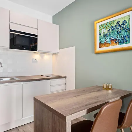 And Alenka Apartment