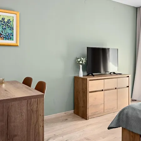 Apartman And Alenka *